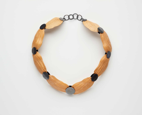 Blandine Hallé, Francaustralian 1, 2020, neckpiece. Mango seeds husks, copper. Photo: Robert Frith